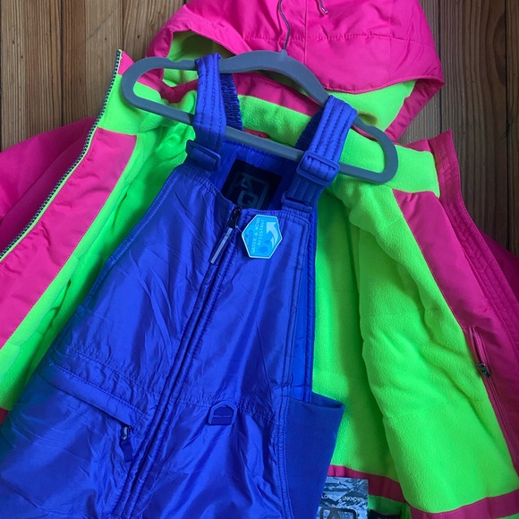Artic Quest snowsuit - Picture 2 of 2